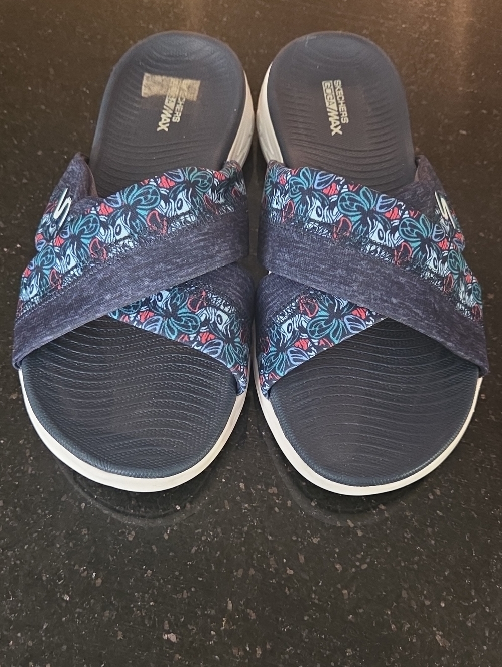 Skechers Goga Max On the Go Navy Blue Hawaiin Print Slides 9